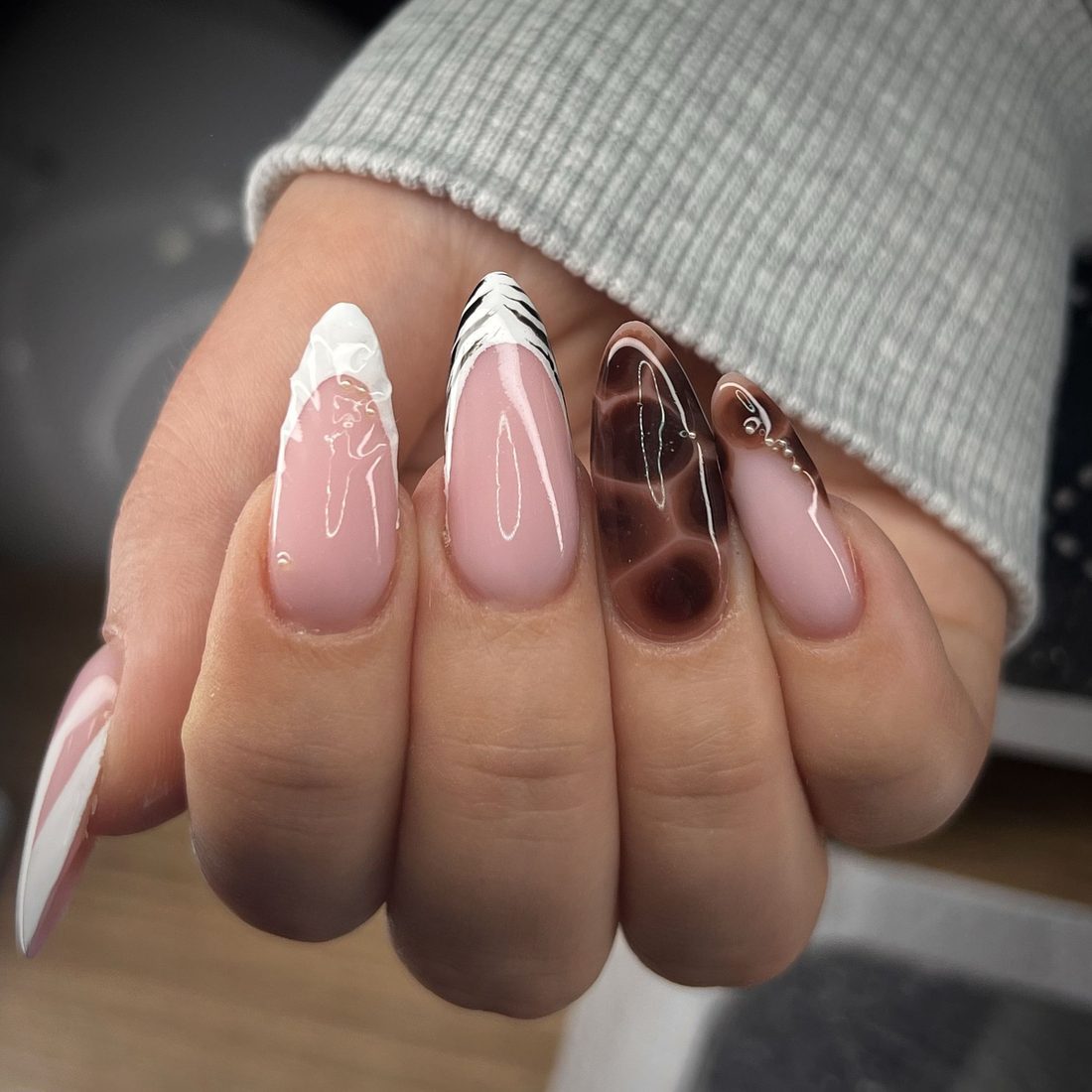 Manicure wykonany w salonie Estetica